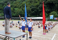 開会式で中学生が選手宣誓