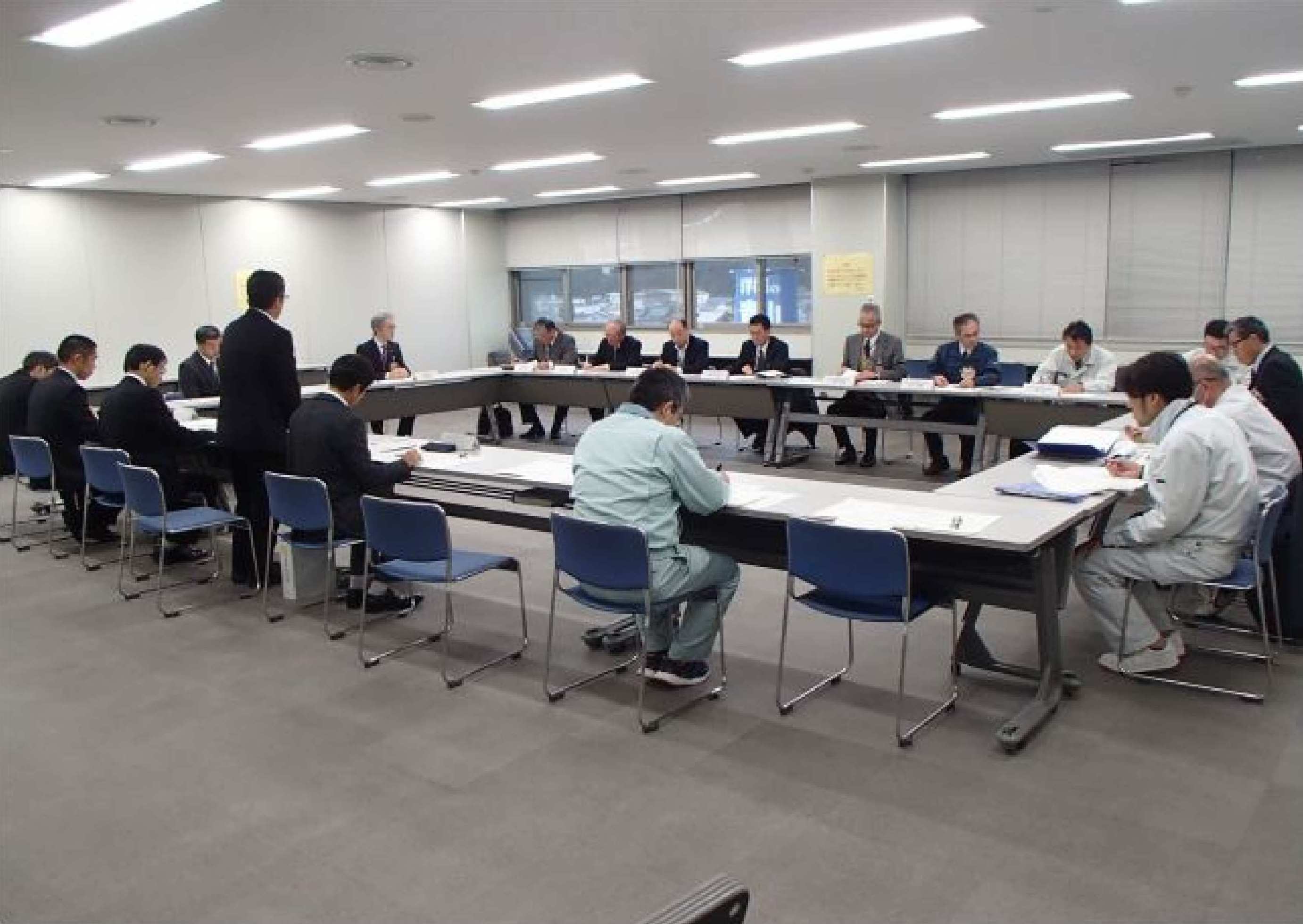 事後調査委員会の会議写真