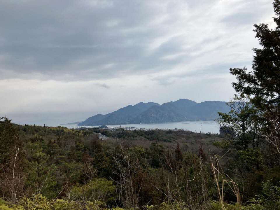 三県一望の地