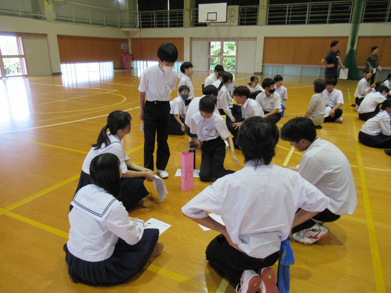 ５