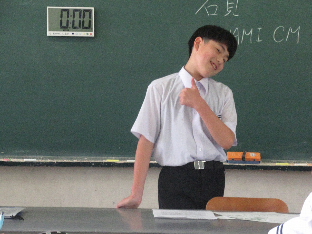 715１