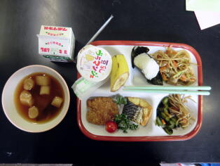 6年生バイキング給食4