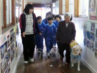 盲導犬と目の不自由な方との交流会5