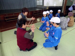 昔遊び交流会の様子写真
