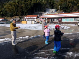 昔遊び交流会の様子写真