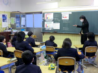 性に関する指導様子写真