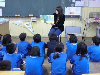 読み聞かせ４年の写真