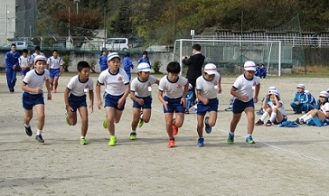 意欲満々の高学年男子がスタート