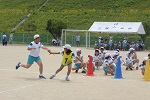 ４