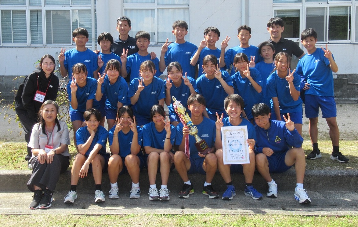 ７